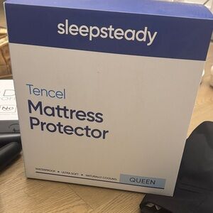 Tencel Mattress Protector - Queen, White